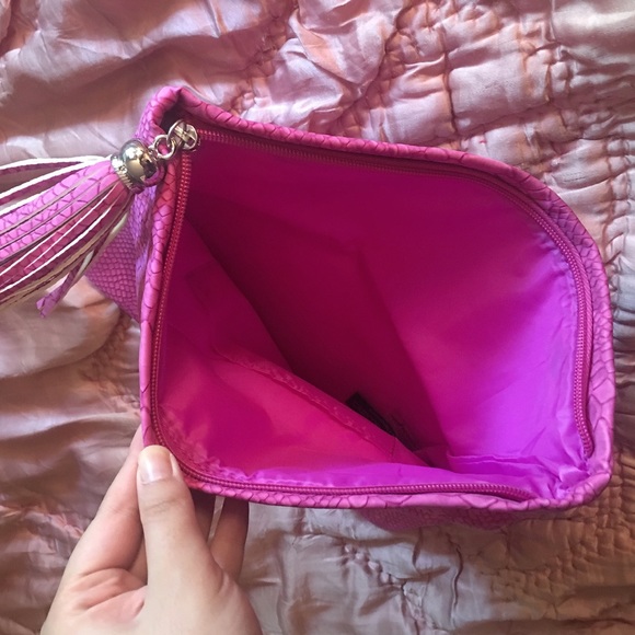 twelveNYC RARE Bloomingdales Pink Reptile Clutch - Picture 5 of 8